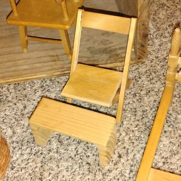 Vintage STROMBECKER Natural Wood and Wicker DOLLHOUSE Lot 14 Pieces TLC - Picture 8 of 10